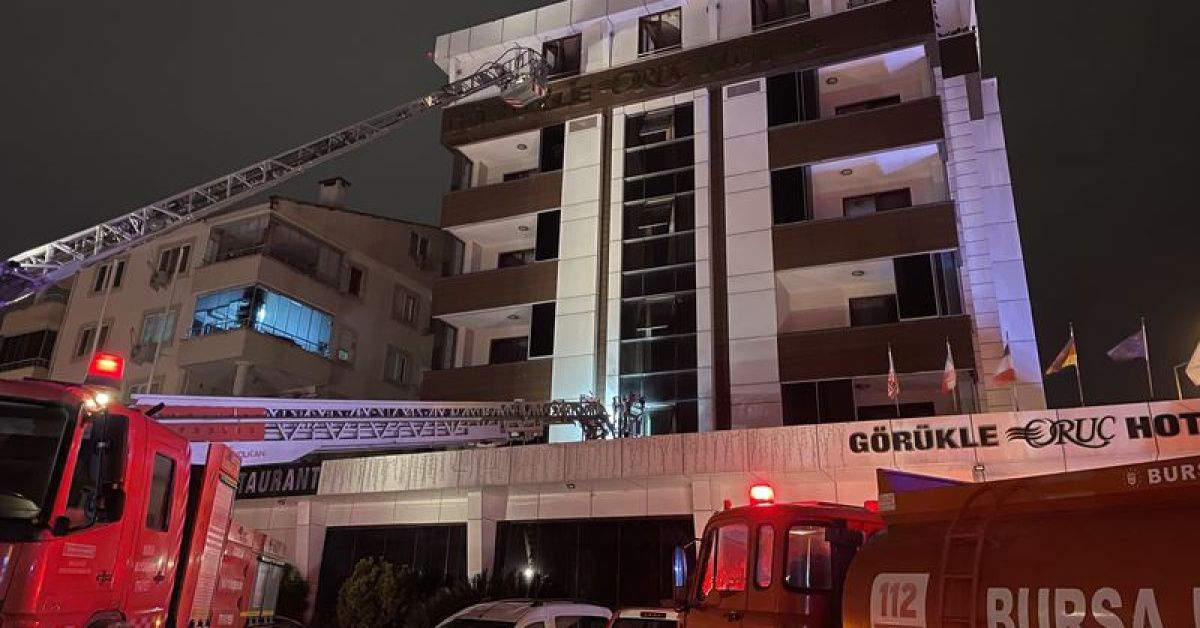 Bursa Nilüfer’de Otel Yangını: 8 Kişi Dumandan Etkilendi