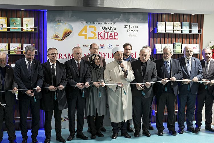 İstanbul’da 43. Türkiye Kitap ve Kültür Fuarı Açıldı