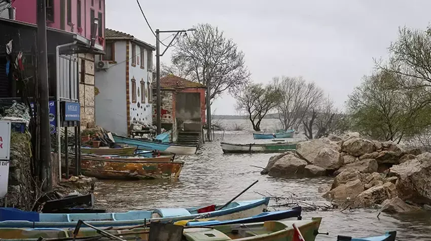 “Küçük Venedik” Taştı: Gölyazı’da 10 Yılın En Yüksek Seviyesi